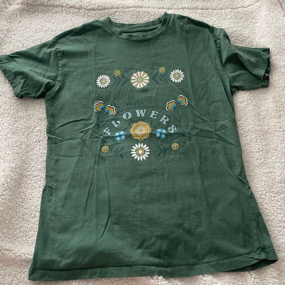 Cotton On T-shirt, women’s size small